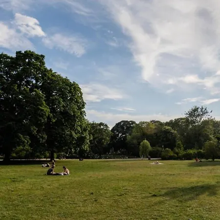 Mint Premium With Ac Center Apartment *